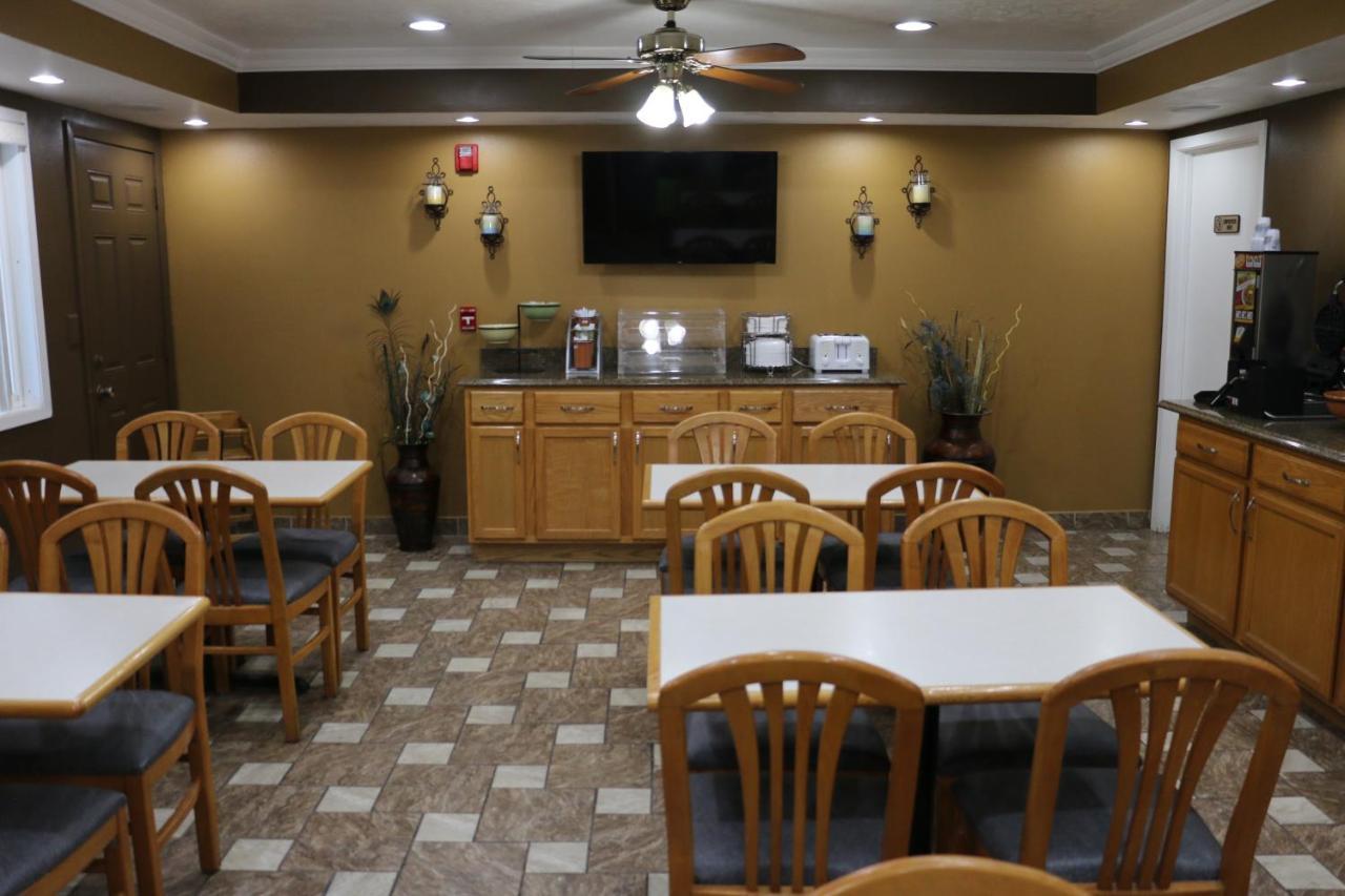 Amber Inn Le Mars Екстериор снимка