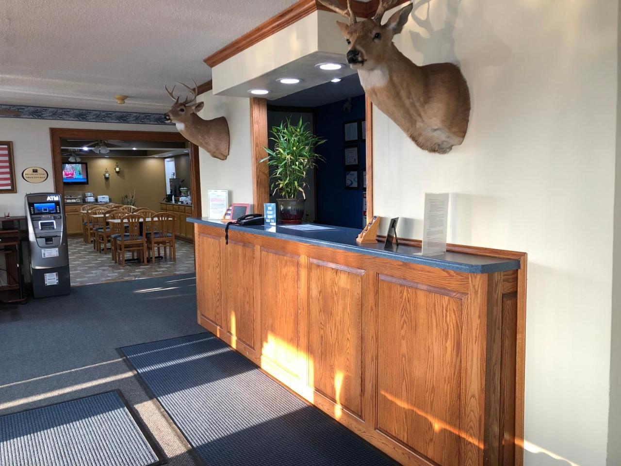 Amber Inn Le Mars Екстериор снимка