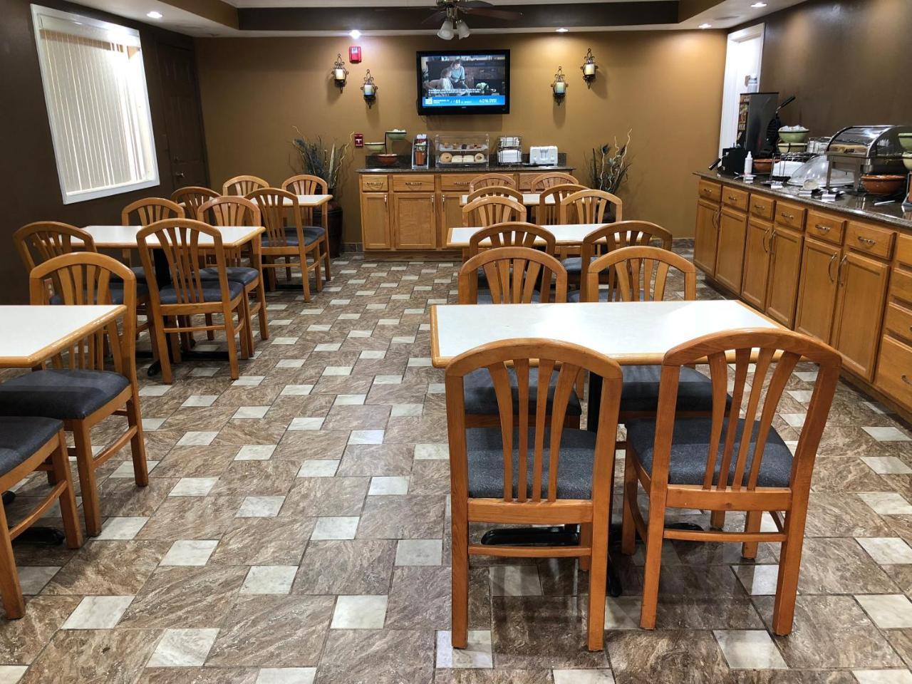 Amber Inn Le Mars Екстериор снимка